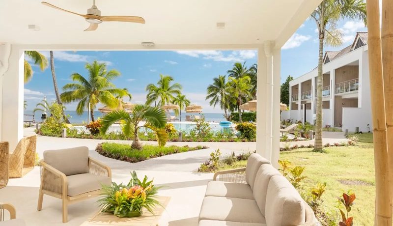 Cook’s Bay Hotel Moorea – 7 Nights