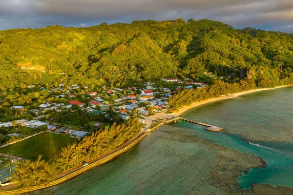 Vue sur l'île de Rurutu ©Michael Runkel