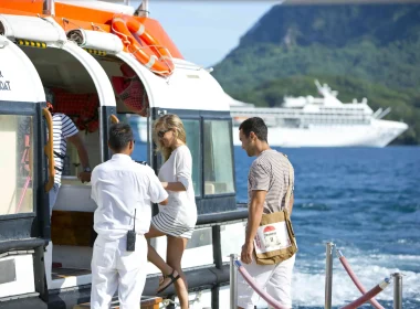 Embarquement à bord du navire © Tahiti Tourisme