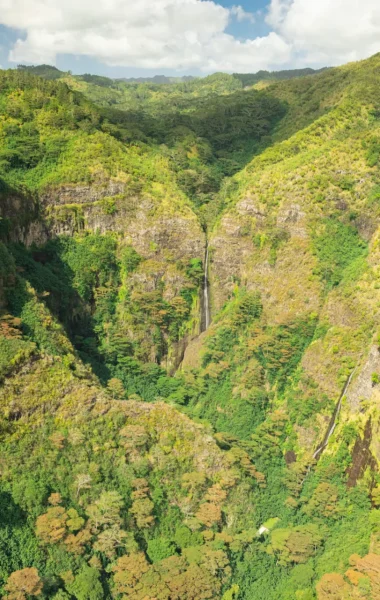 Waterfall in Nuku Hiva © Grégoire Le Bacon