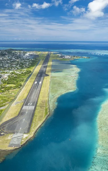 Tahiti Faa'a airport from the air © Grégoire Le Bacon