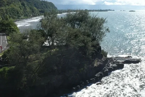 Tapahi point in Tahiti © Oscar Tereopa