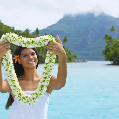 Polynesian hospitality in a paradise setting c Tahiti Tourisme