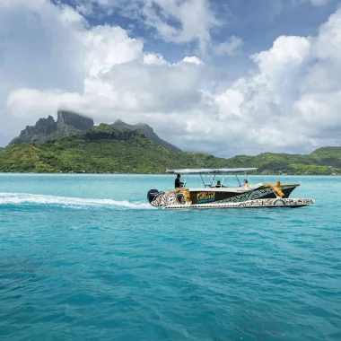 Boat on the lagoon of Bora Bora © Grégoire Le Bacon