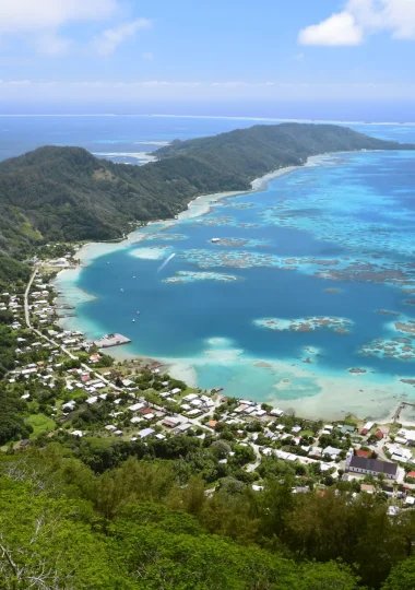 Rikitea village in Mangareva © Philippe Bacchet