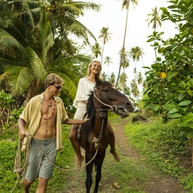 Horseback riding in Nuku Hiva © Grégoire Le Bacon