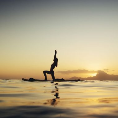 Yoga on a paddle © Tahiti Tourisme