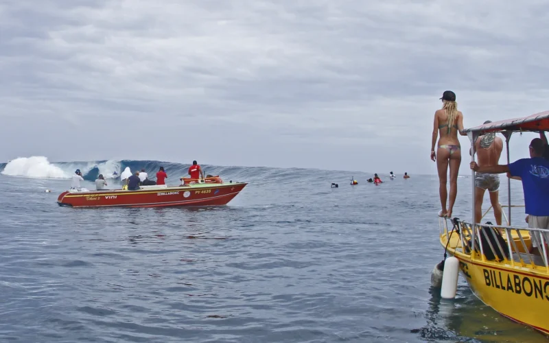 Tahiti Pro Teahupoo © Steve Dickinson-2598x1323